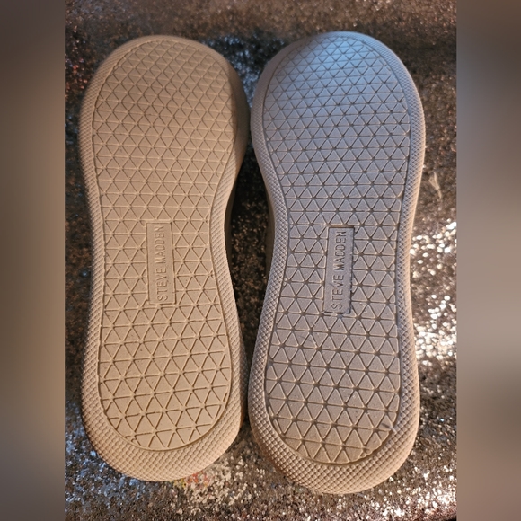 Steve Madden sneakers - Picture 3 of 5
